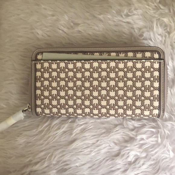 Kate Spade Wrislet - Picture 5 of 5